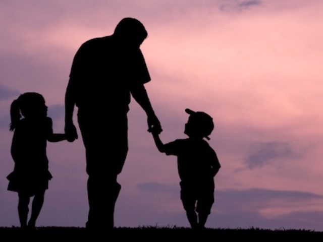 21 De Junio Dia Del Padre / Idlewild Baptist Church Registrate Aqui Domingo 21 De Junio Dia Del Padre : Se honra la paternidad y la influencia que tiene el hombre en la familia y más específicamente, en la vida de sus hijos.