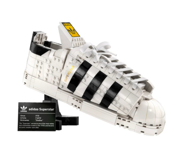 LEGO® adidas unen para lanzar en Chile de zapatilla Originals Superstar